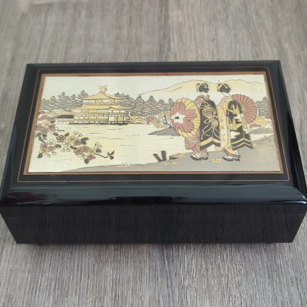 Vintage Japanese Chokin Lacquered Jewelry Music Box